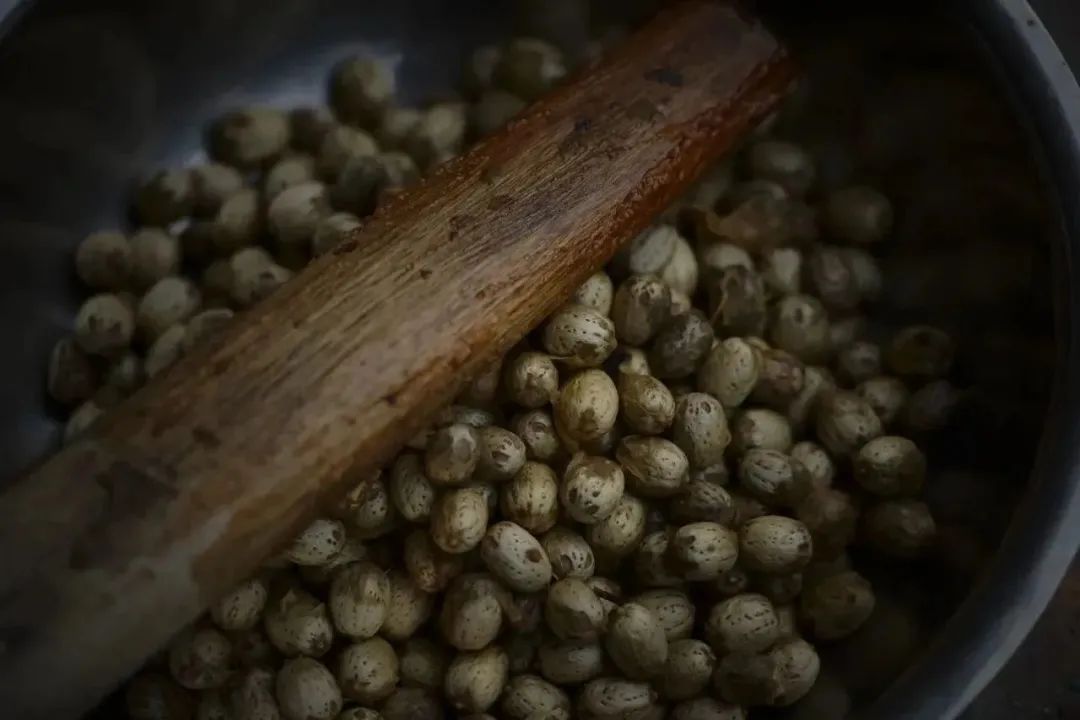 DƬ